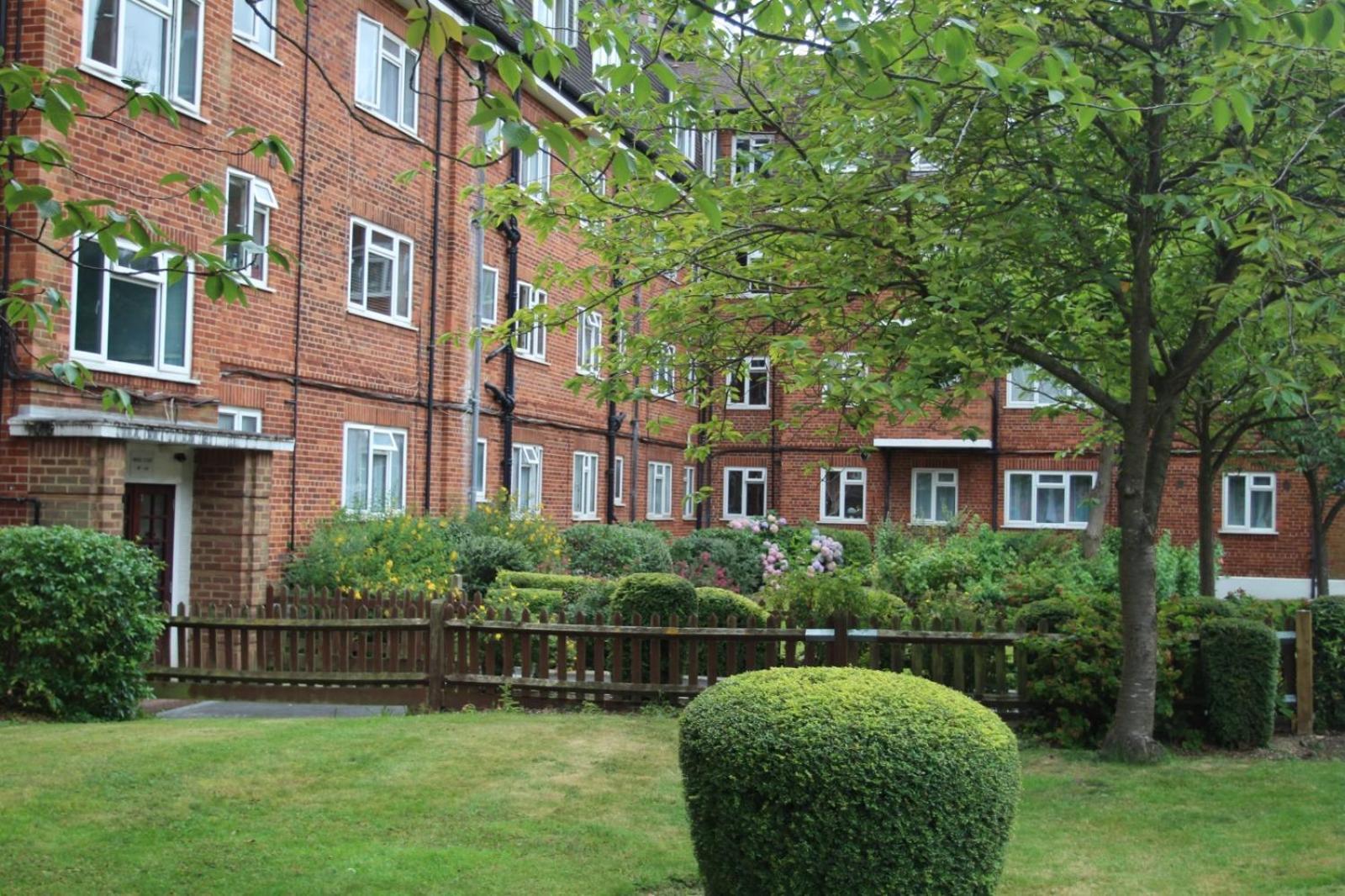 Wonderful Apartment In Wembley 런던 외부 사진